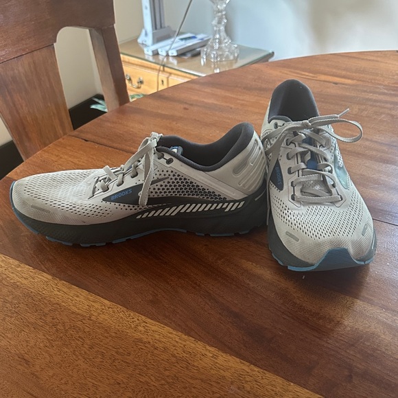 Brooks Running Adrenaline GTS 22 Running Shoes Size 10.5 - Picture 1 of 9